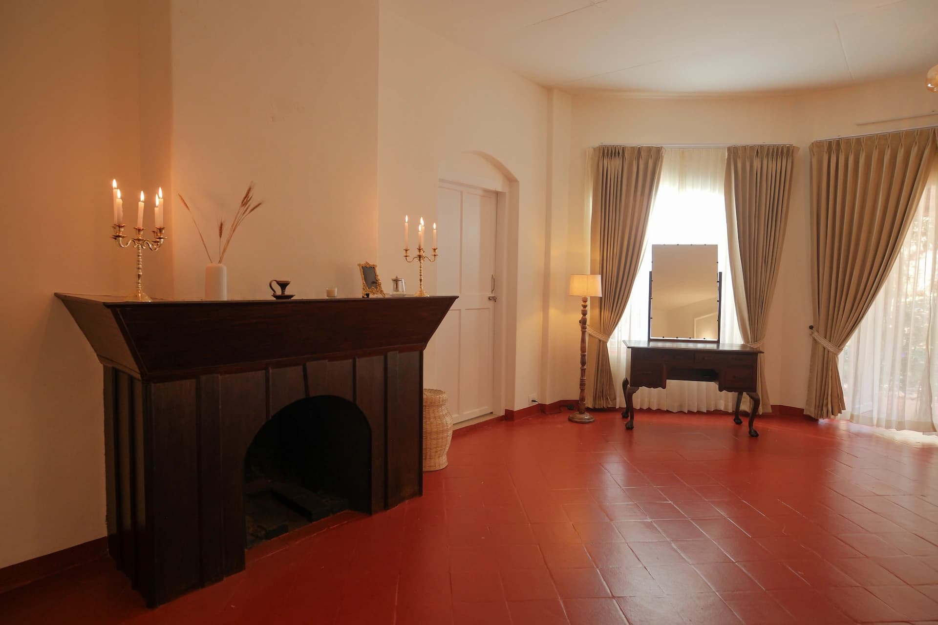 Culture of Slow Evenings at Fireplaces